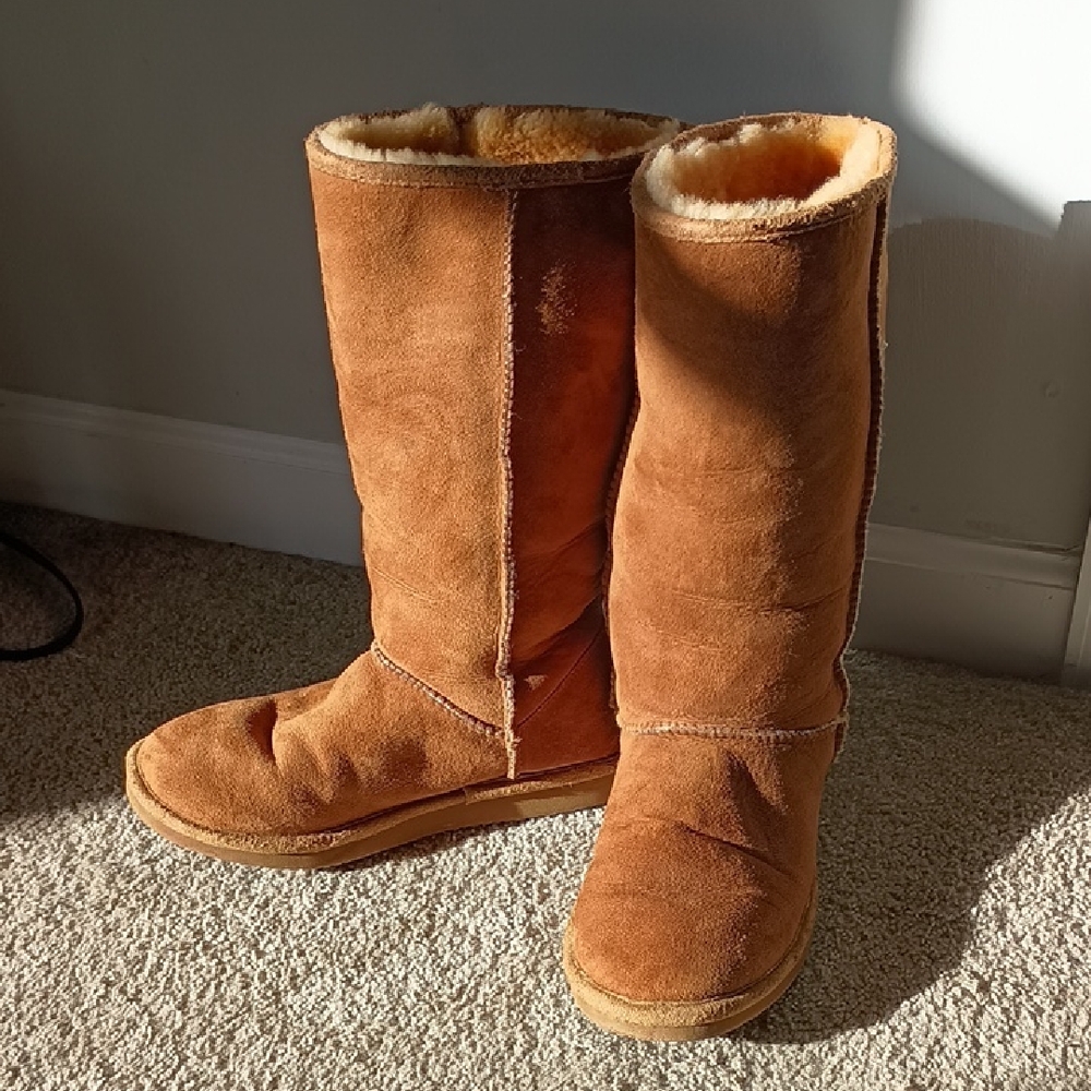 L.L. Bean Women's Tan Shearling Winter Boots